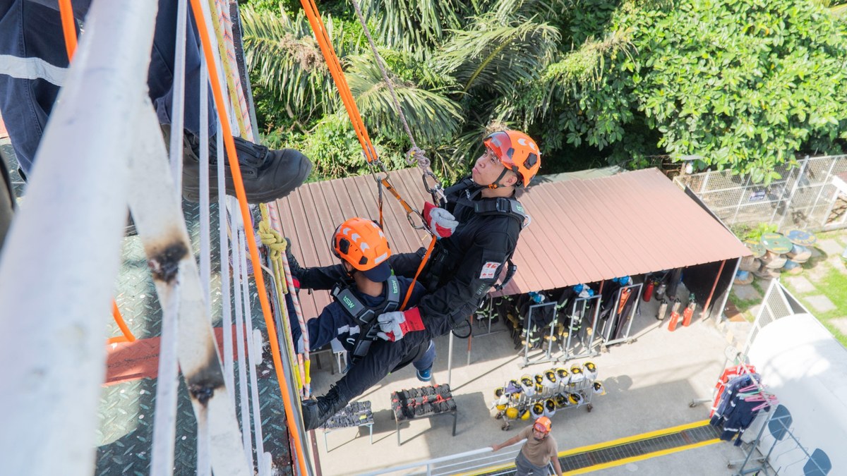Technical rescue training using ladders and elevated structures